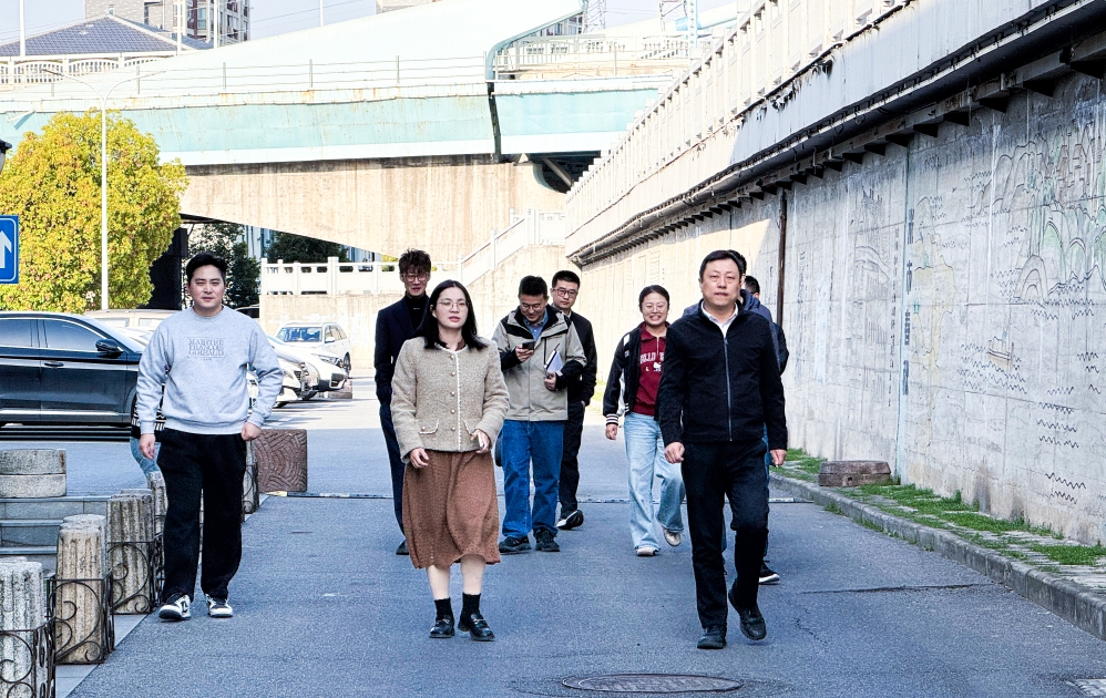 鏡湖區(qū)委常委、副區(qū)長(zhǎng)高偉來(lái)園調(diào)研指導(dǎo)工作